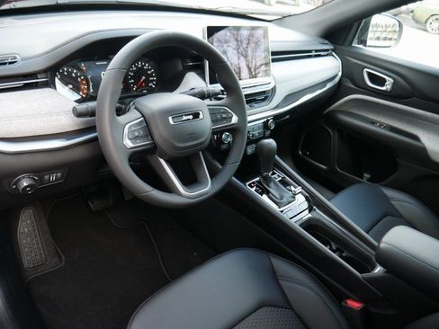 Used 2024 Jeep Compass Latitude w/ Sun and Sound Group image 14