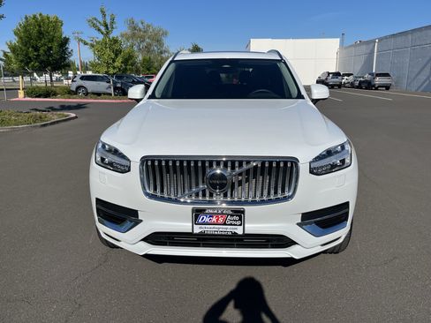 Used 2025 Volvo XC90 T8 Plus w/ Protection Package Premier AWD/4WD image 8