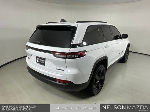 Used 2024 Jeep Grand Cherokee Limited w/ Black Appearance Package AWD/4WD image 6