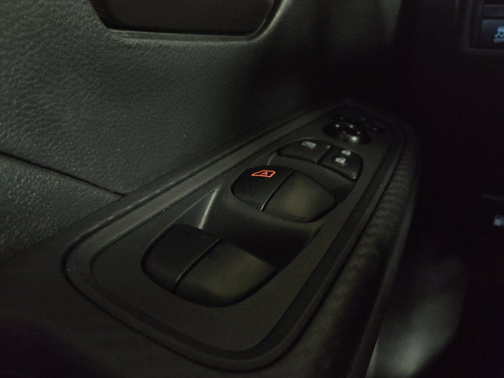 Used 2025 Nissan Versa S FWD image 27
