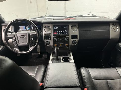 Used 2016 Ford Expedition EL XLT w/ Equipment Group 202A image 4