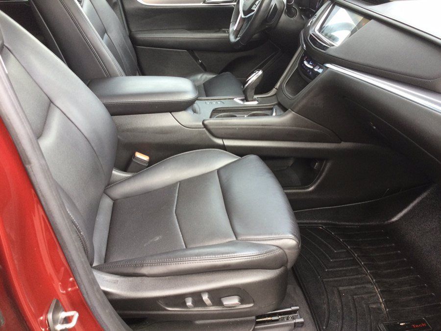 Used 2018 Cadillac XT5 Luxury w/ Driver Awareness Package AWD/4WD image 24