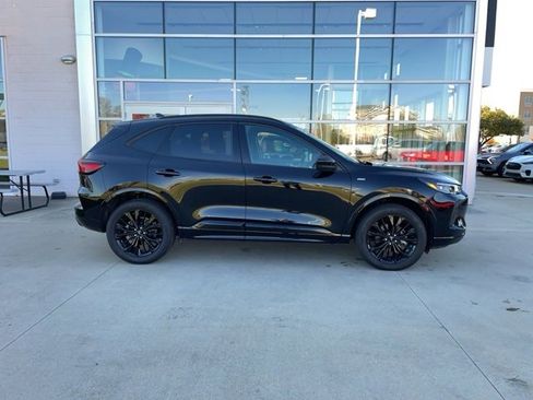 Used 2025 Ford Escape ST-Line Elite image 4