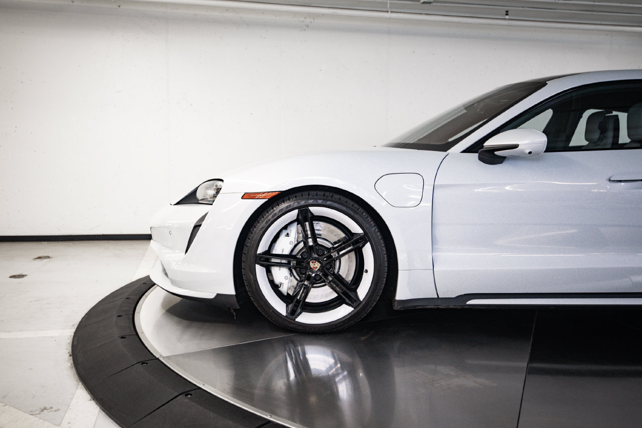 Certified 2022 Porsche Taycan Turbo AWD/4WD image 11