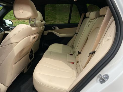 Used 2019 BMW X5 xDrive40i w/ Convenience Package AWD/4WD image 44