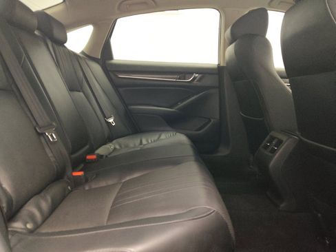 Used 2018 Honda Accord Touring image 19