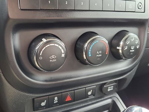 Used 2016 Jeep Patriot Latitude image 20