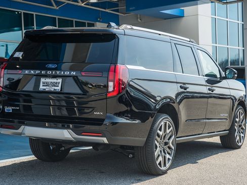 New 2026 Ford Expedition Max Platinum image 4
