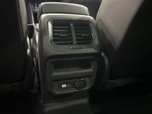 Used 2022 Volkswagen Tiguan SEL R-Line image 19
