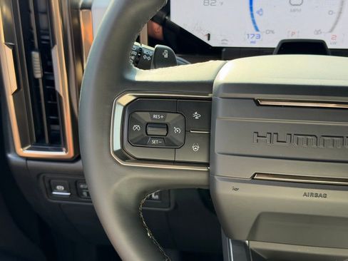 Used 2025 GMC Hummer EV 2X w/ Extreme Off-Road Package image 16