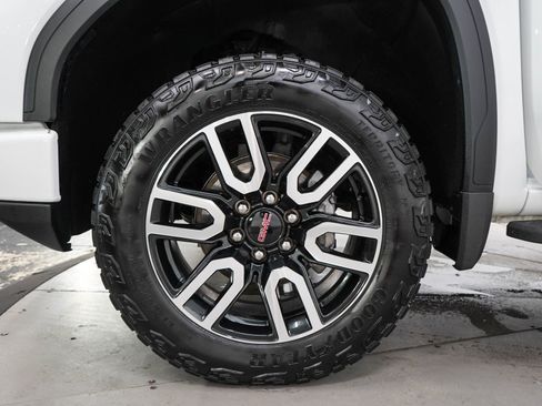 Used 2024 GMC Sierra 1500 AT4 w/ Technology Package AWD/4WD image 31