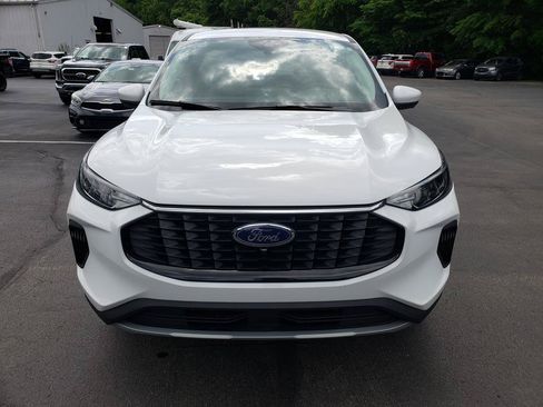 Used 2023 Ford Escape Active w/ Tech Pack #2 FWD image 2