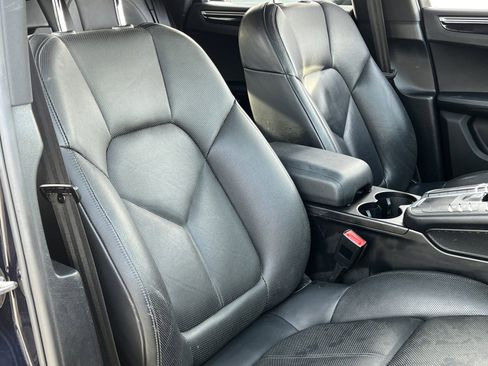 Used 2018 Porsche Macan S image 16