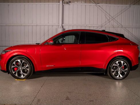Used 2021 Ford Mustang Mach-E Premium w/ Equipment Group 301A AWD/4WD image 17