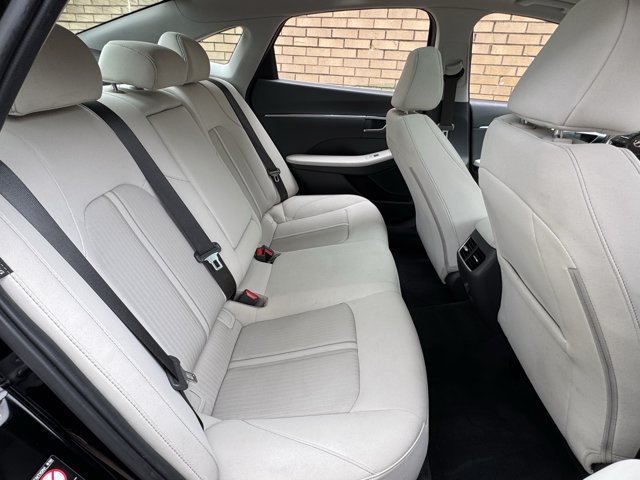 Used 2023 Hyundai Sonata SEL w/ Convenience Package FWD image 9