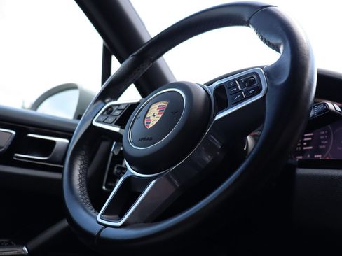 Used 2022 Porsche Cayenne Platinum Edition w/ Premium Package Plus AWD/4WD image 23
