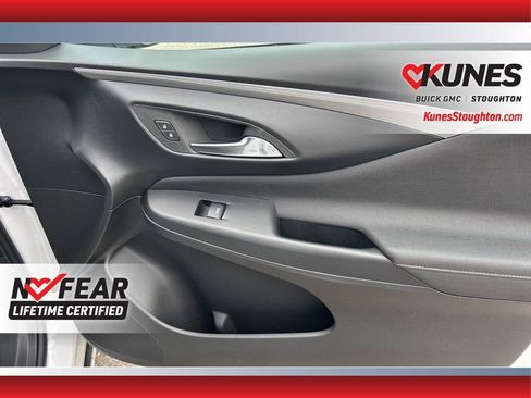 New 2025 Buick Envista Avenir image 57