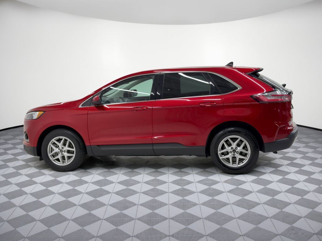 Used 2024 Ford Edge SEL w/ Convenience Package AWD/4WD image 2