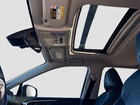 Used 2020 Toyota RAV4 Limited image 21