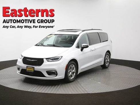 Used 2023 Chrysler Pacifica Limited FWD image 58