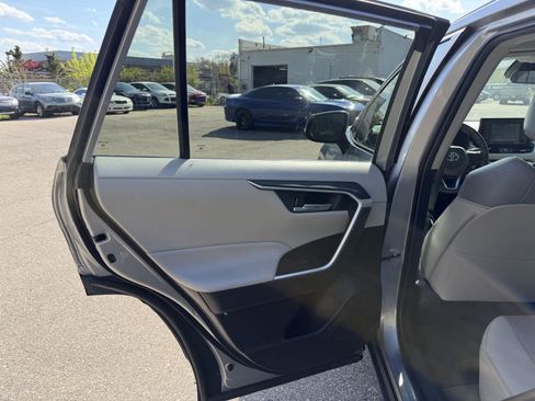 Used 2022 Toyota RAV4 XLE Premium FWD image 19