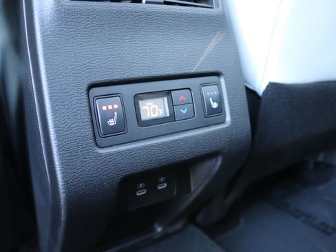 Used 2025 Mitsubishi Outlander SEL image 31