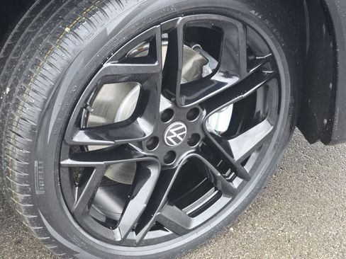 New 2026 Volkswagen Tiguan SE R-Line image 14