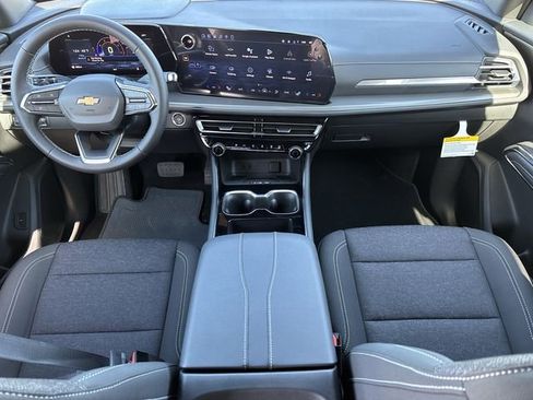 New 2026 Chevrolet Traverse LT w/ Sun and Wheel Package image 10