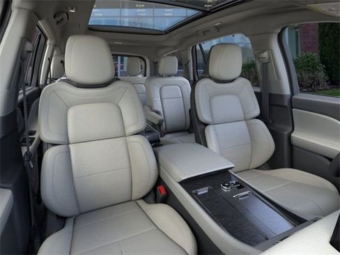 New 2025 Lincoln Aviator Reserve w/ Equipment Group 201A image 10