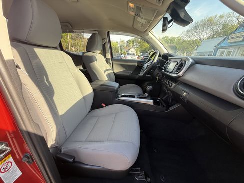 Used 2018 Toyota Tacoma SR5 image 16