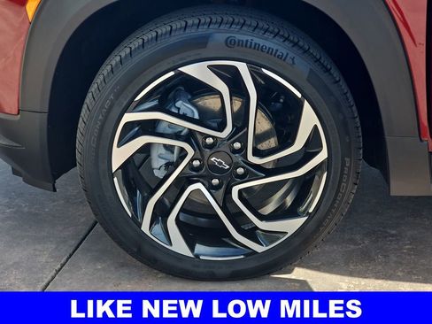 Used 2025 Chevrolet TrailBlazer RS w/ Driver Confidence Package image 35