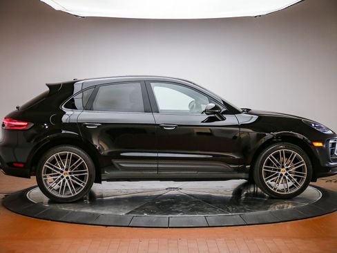 Certified 2026 Porsche Macan AWD/4WD image 8