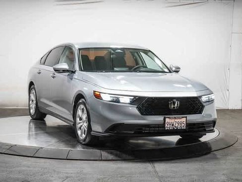 Used 2023 Honda Accord LX image 5