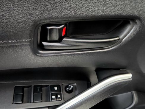 Used 2023 Toyota Corolla Cross LE w/ Moonroof Package image 23