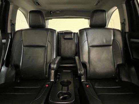 Used 2016 Toyota Highlander XLE image 30