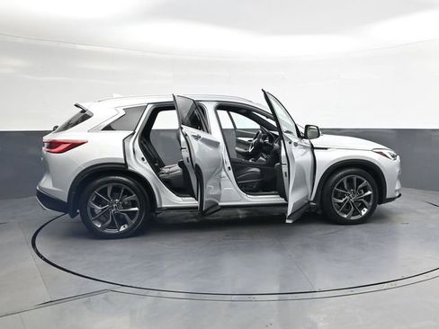 Used 2019 INFINITI QX50 Essential w/ Sensory Package AWD/4WD image 41