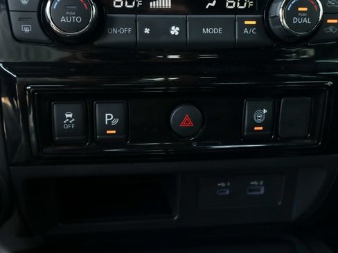 Used 2024 Nissan Titan SV w/ SV Bronze Edition Package AWD/4WD image 33