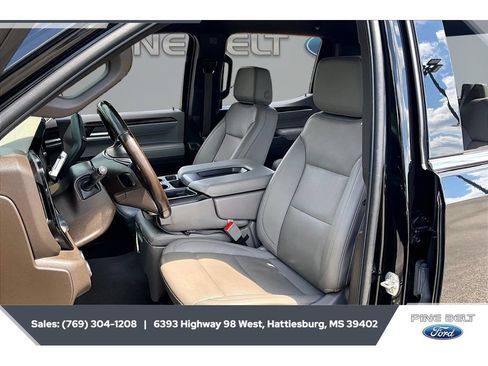 Used 2025 GMC Sierra 1500 SLT AWD/4WD image 19