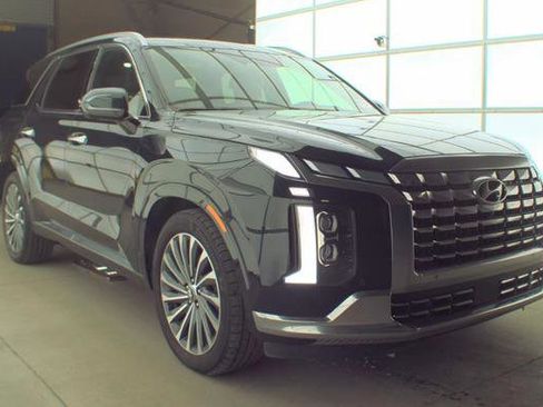 Used 2024 Hyundai Palisade Calligraphy AWD/4WD image 2