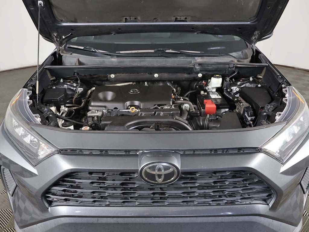 Used 2020 Toyota RAV4 LE FWD image 16