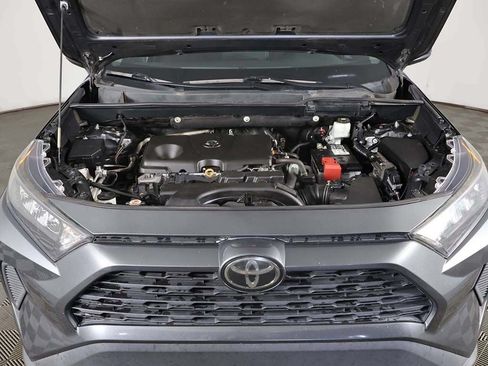 Used 2020 Toyota RAV4 LE FWD image 16
