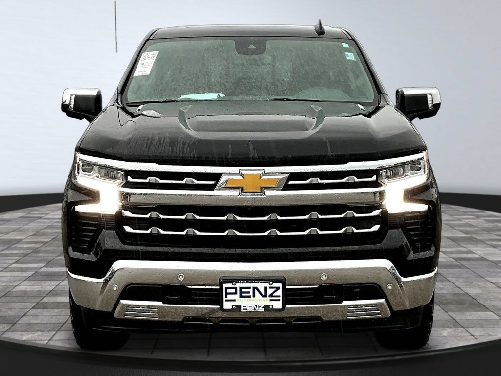 Used 2022 Chevrolet Silverado 1500 LTZ w/ LTZ Premium Package AWD/4WD image 2