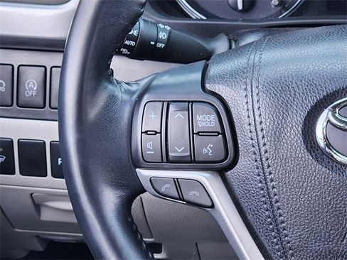 Used 2018 Toyota Highlander Limited image 31