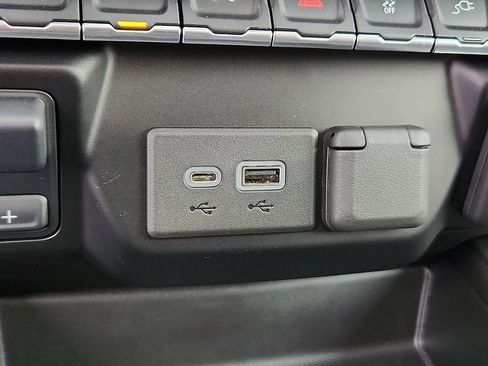 Certified 2021 Chevrolet Silverado 1500 LT Trail Boss w/ Convenience Package II image 24