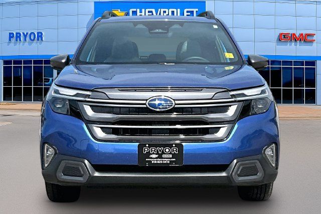 Used 2025 Subaru Forester Limited AWD/4WD image 2
