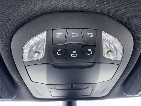 Used 2025 Chrysler Pacifica Select FWD image 19