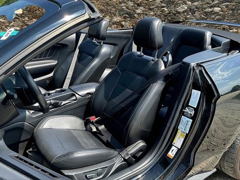 Used 2017 Ford Mustang GT Premium w/ Equipment Group 401A image 22