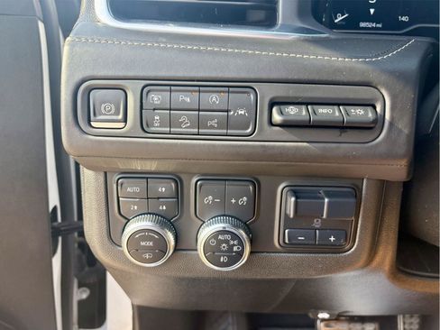 Used 2023 GMC Yukon Denali Ultimate AWD/4WD image 18