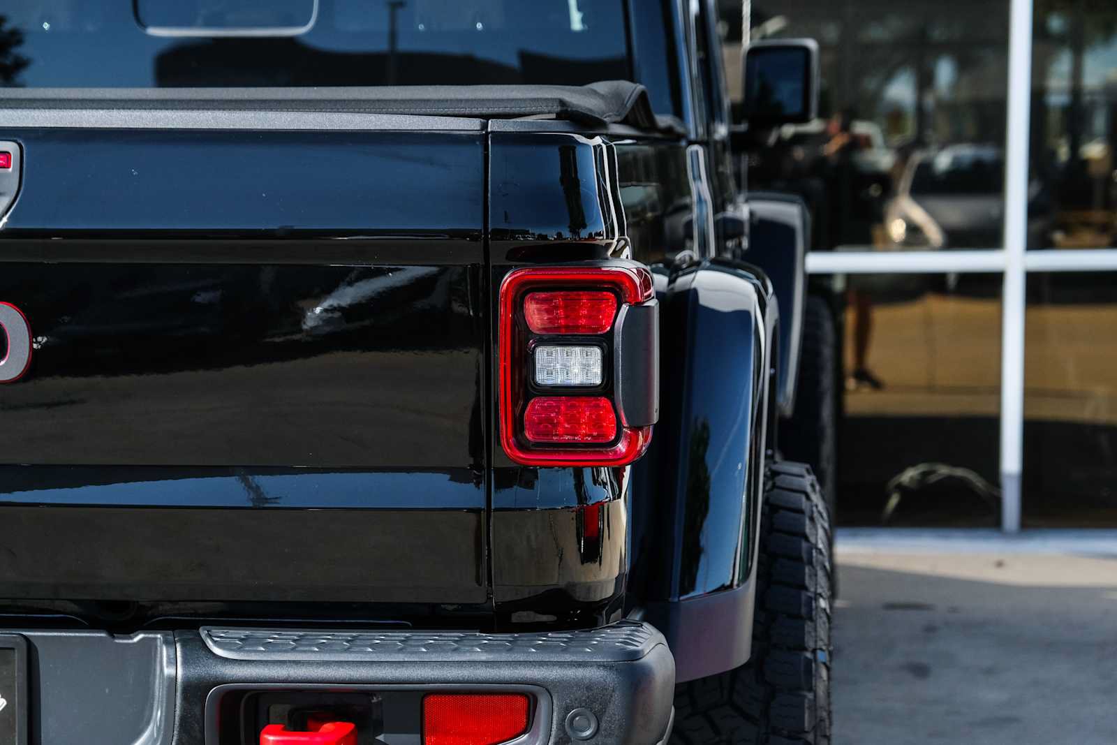 Used 2021 Jeep Gladiator Rubicon AWD/4WD image 13