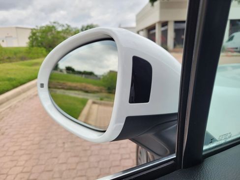 Used 2015 Porsche Macan S image 16